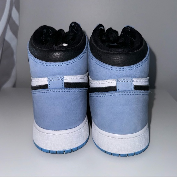 Jordan 1 Retro High University Blue (GS) - Picture 5 of 5